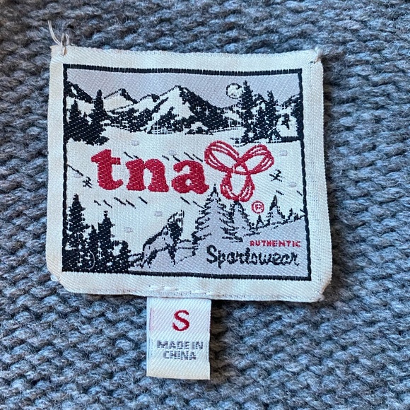 Grey and cream Aritzia sea to sky sweater - Picture 5 of 6